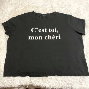 Graphic cropish tee.